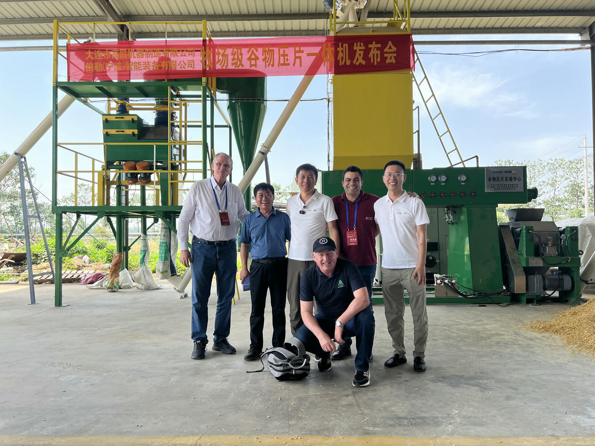 Grosper & BellaEx Pasture Style Grain Flaking Equipment Showcased at the 7th China National Symposium on Beef Cattle Industrial Technology
